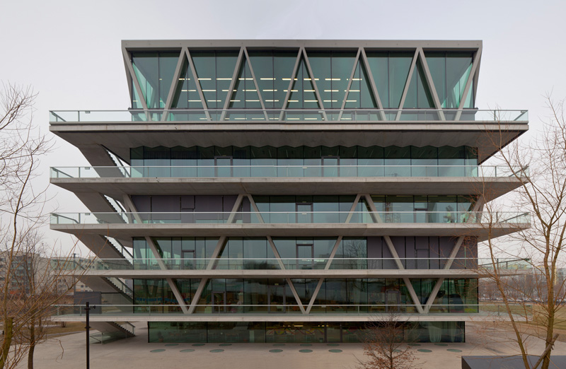 Schulhaus Leutschenbach (Kerez, Arnstein + Walthert 2009)